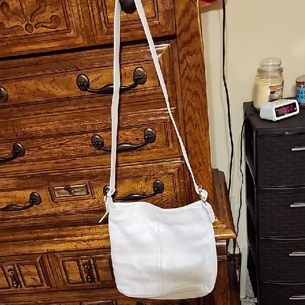 Chic White Leather Shoulder Bag